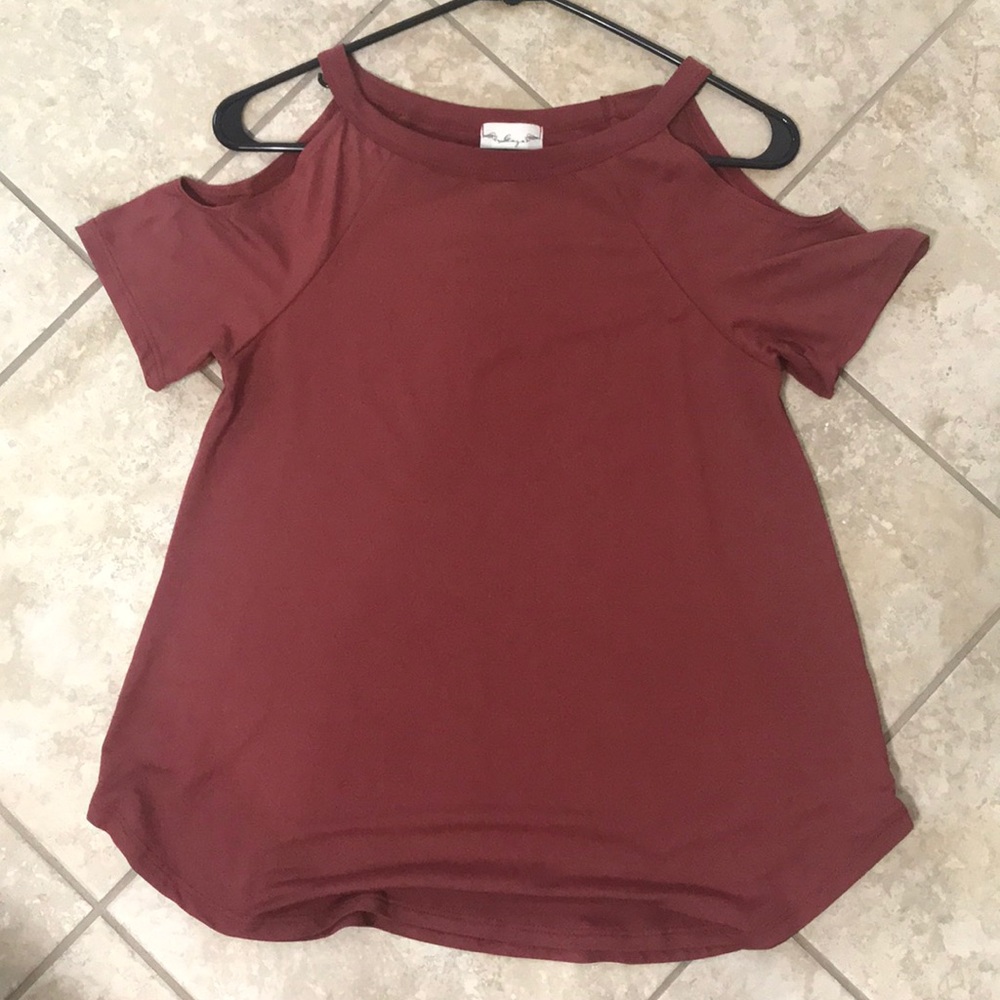 Cold shoulder top
